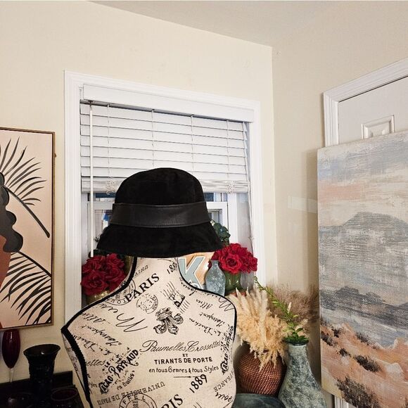 VTG Danier Genuine Suede Unisex Leather Bucket Style Hat. - Picture 12 of 15